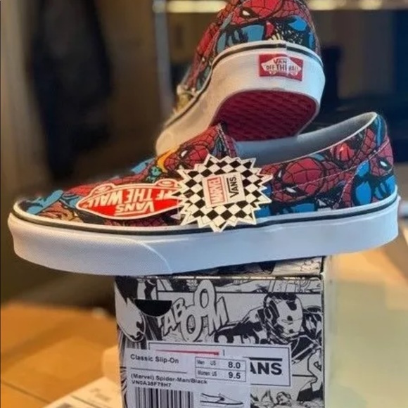 Vans Women’s Classic Slip-On Marvel Spiderman - Picture 3 of 8